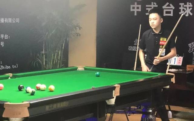 受采访时强 受采访时强