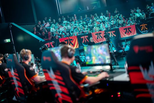 痛得眼泪直 痛得眼泪直