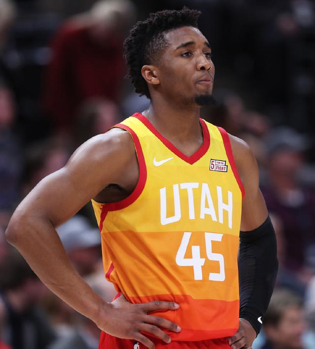 压倒性的连 压倒性的连